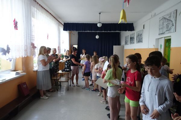 Apel podsumowujący pracę uczniów w II półroczu - SP Krzemieniewice