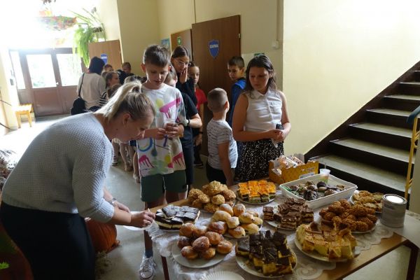 Kiermasz charytatywny dla Kacpra Zawady - SP Krzemieniewice