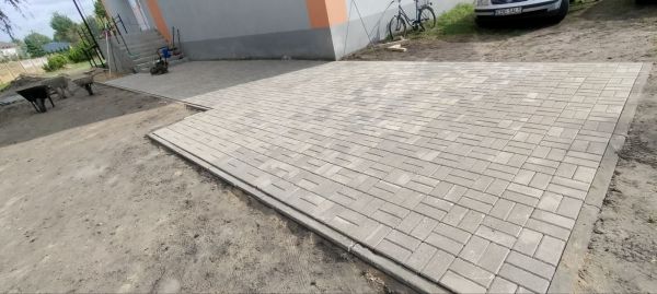 Trwają prace przy budynku w Gorzkowiczkach