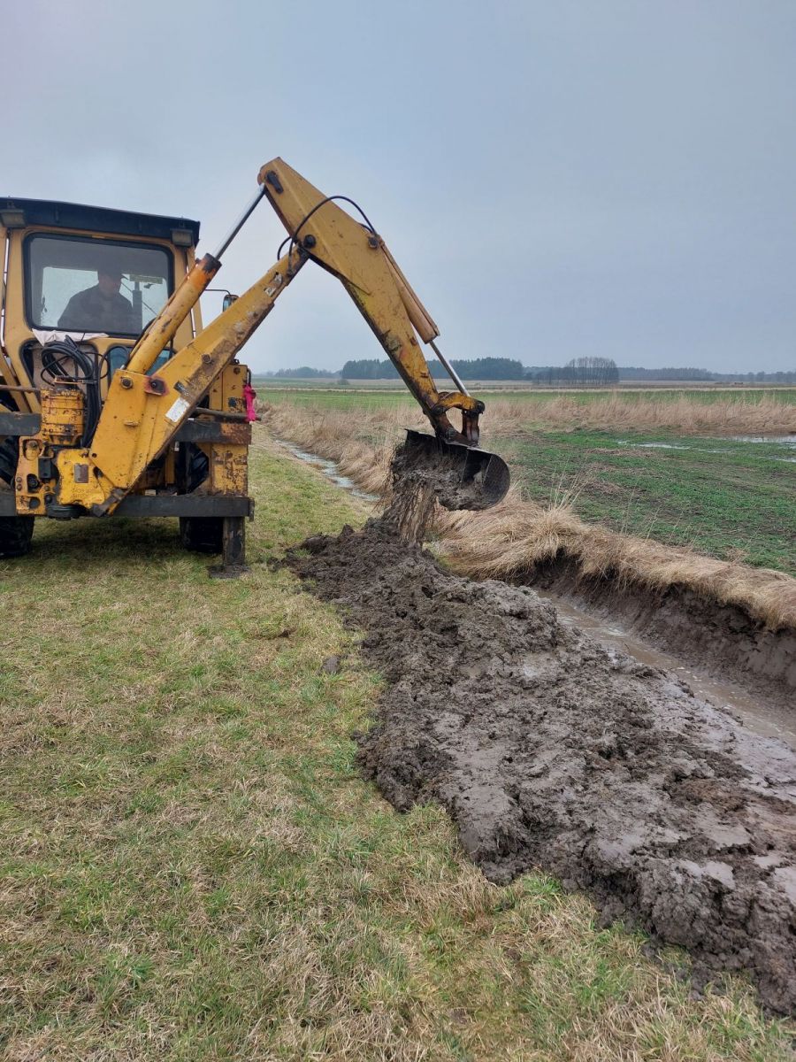 Zakończenie prac konserwacyjnych rowu w sołectwie Kotków