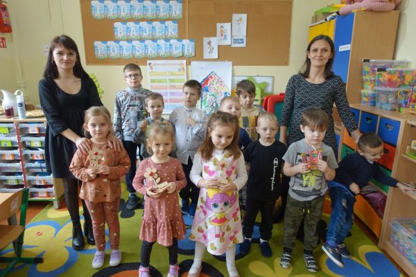 Dzień kobiet - SP Krzemieniewice