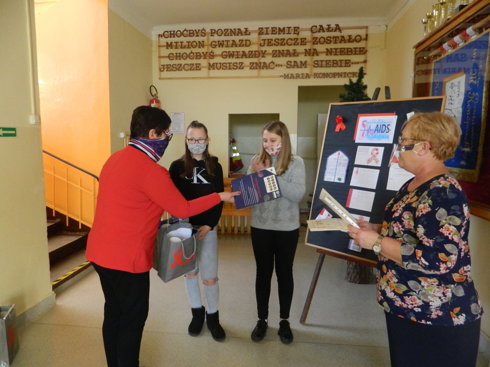 1 grudnia - Światowy Dzień AIDS - SP Krzemieniewice