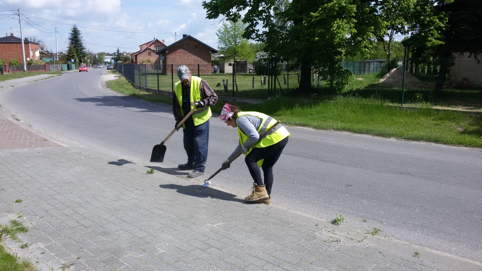 Prace porządkowe na terenie gminy