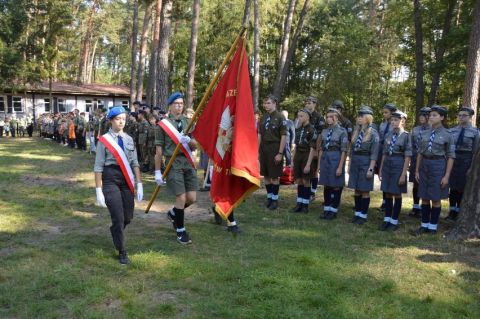 100-lecie Hufca ZHP Piotrków w bazie harcerskiej Trzy Morgi