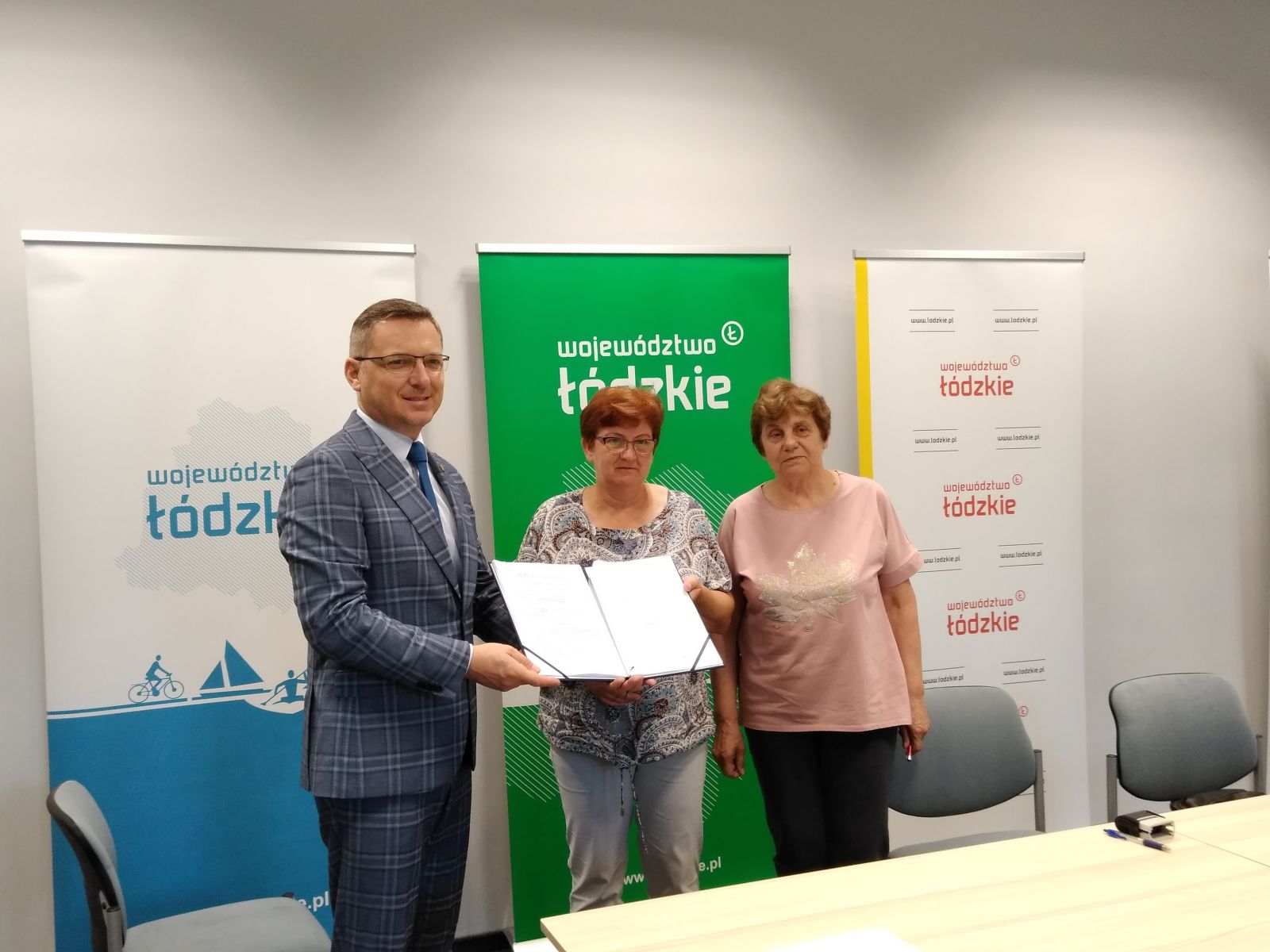 Przegląd Twórczości Ludowej Powiatu Piotrkowskiego - podpisanie umowy