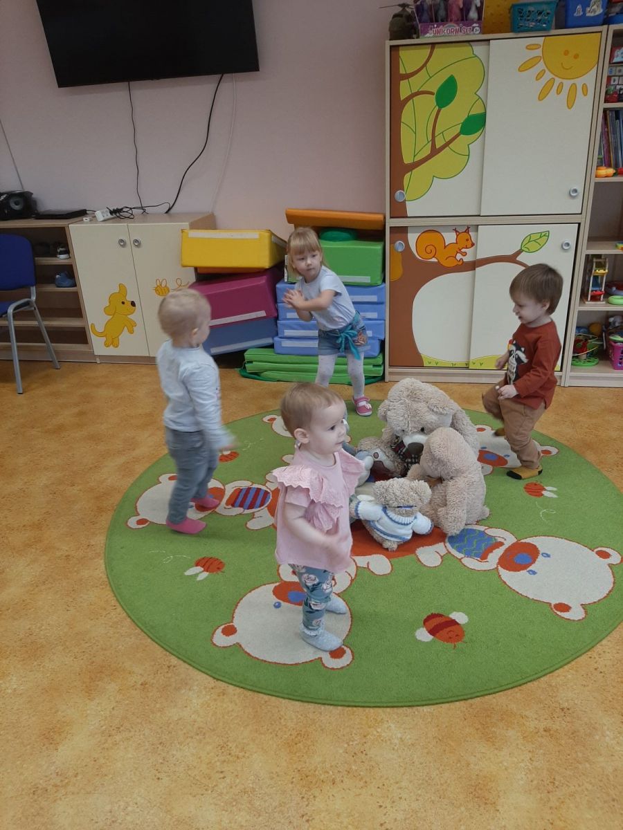 Dzień Pluszowego Misia w Samorządowym Klubie Dziecięcym w Gorzkowicach.