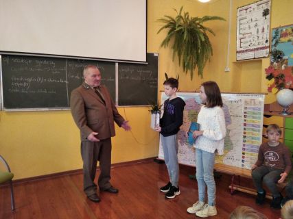Spotkanie z leśnikiem w SP Krzemieniewice