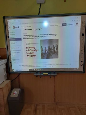 Narodowy Dzień Pamięci Żołnierzy Wyklętych - Szkoła Podstawowaw Gościnnej 