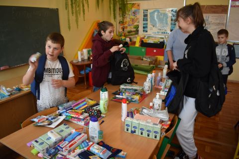 Wyprawka dla dzieci z Ukrainy w SP Krzemieniewice