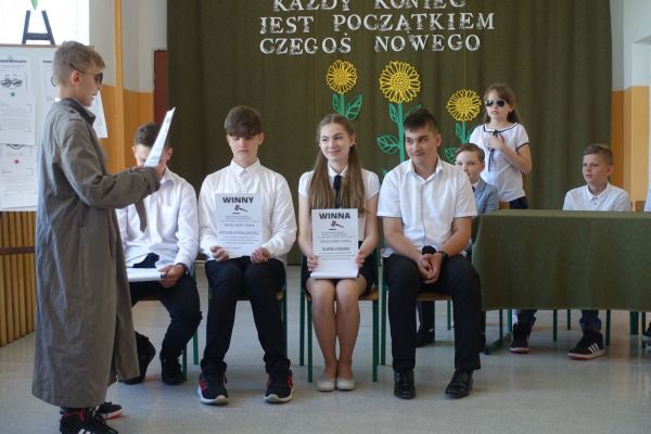„Każdy koniec jest początkiem czegoś nowego… Szkoła podstawowa jest etapem na drodze życia”. - SP Krzemieniewice 