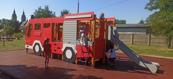 Plac zabaw przy Przedszkolu Samorządowym w Gorzkowicach doposażony!