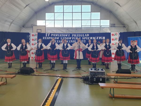 Zesp&oacute;ł Pieśni i Tańca Gorzkowice na podium