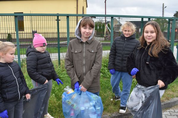 Udział w akcji # SprzatamyDlaPolski SP Krzemieniewice