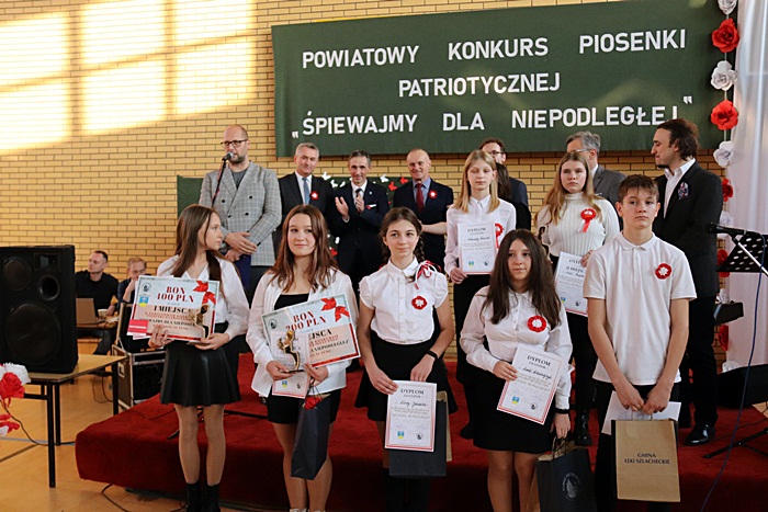 Powiatowy Konkurs Piosenki Patriotycznej "Śpiewajmy dla Niepodległej"