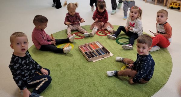 Dzień Kredki w Samorządowym Klubie Dziecięcym w Gorzkowicach