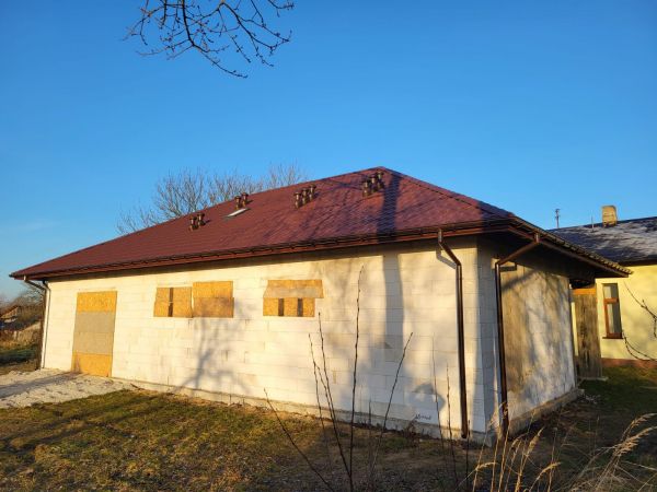 Trwają prace przy budowie budynku świetlicy wiejskiej w miejscowości Krosno