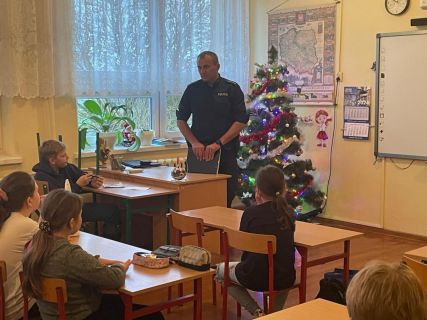 „ O bezpieczeństwie i innych ważnych sprawach”……czyli pogadanka z policjantem SP Krzemieniewice