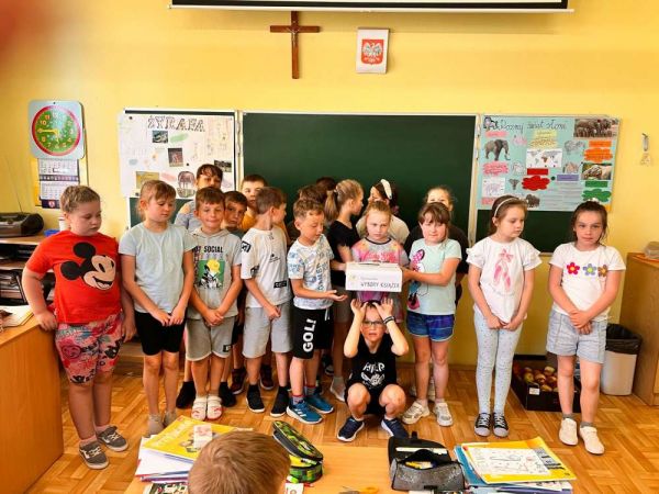 Uczniowie Szkoły Podstawowej w Gorzkowicach wybrali ulubione książki   