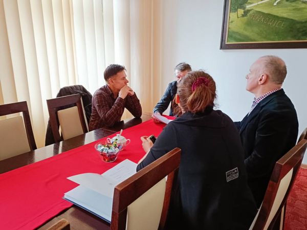 Podpisanie umowy - Termomodernizacja budynku Ośrodka Zdrowia