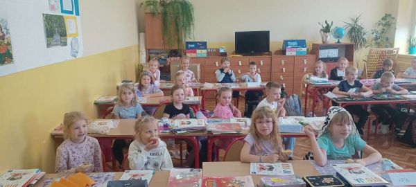 Słodkie przywitanie uczniów klas pierwszych - SP Gorzkowice 
