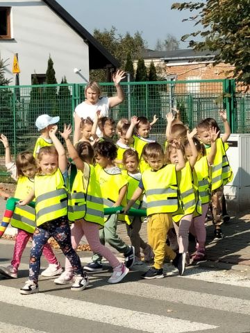 Wycieczka dzieci z Przedszkola Samorządowego na skrzyżowanie