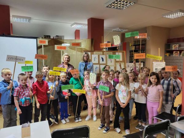 Ogólnopolski Dzień Głośnego Czytania – biblioteka SP w Gorzkowicach