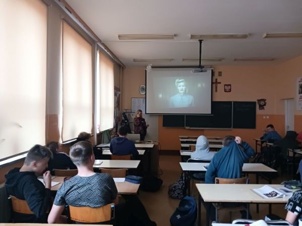 Sprawozdanie z konkursu historycznego pt."BohaterON" - SP GORZKOWICE