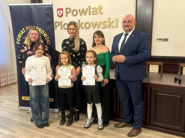 Sukces uczennic Szkoły Podstawowej w Krzemieniewicach 