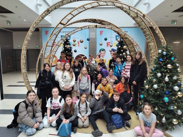 MIKOŁAJKOWY WYJAZD DO KINA - SP Krzemieniewice