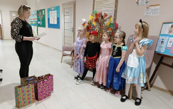 Rozstrzygnięcie Ogólnopolskiego konkursu plastycznego pod hasłem: „Proporczyk baśniowy tajemnice skrywa kreatywność, współpraca, rodzina wygrywa” w Przedszkolu Samorządowym