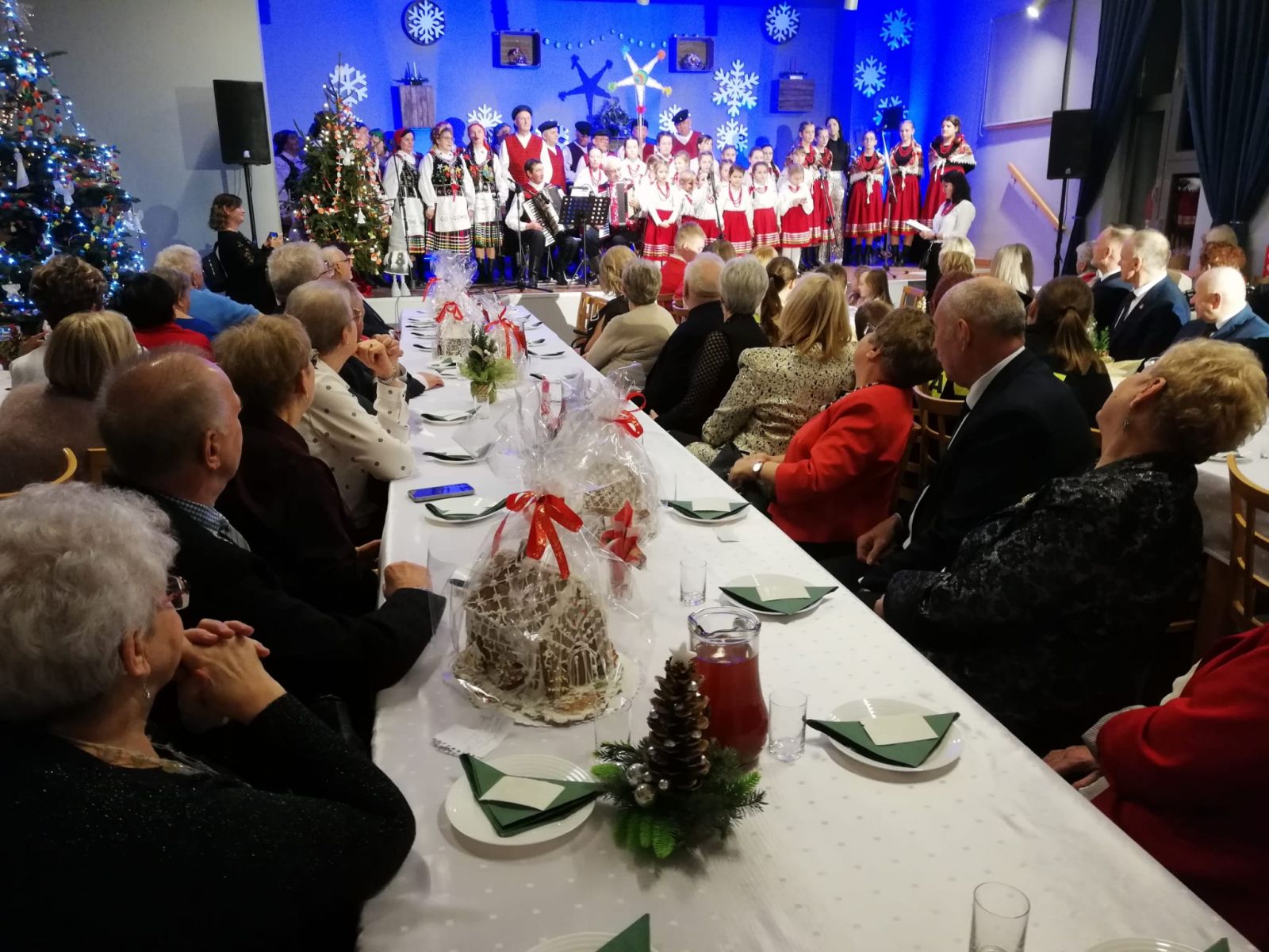 Międzypokoleniowe Spotkanie Wigilijne – podsumowanie projektu „Z pokolenia na pokolenie”