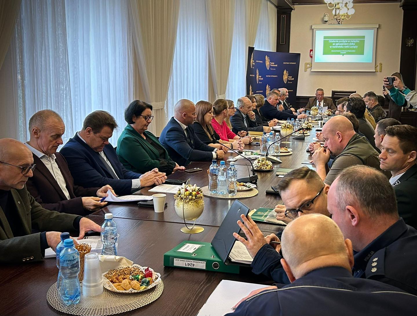 Posiedzenie Powiatowego Zespołu Zarządzania Kryzysowego w sprawie ASF