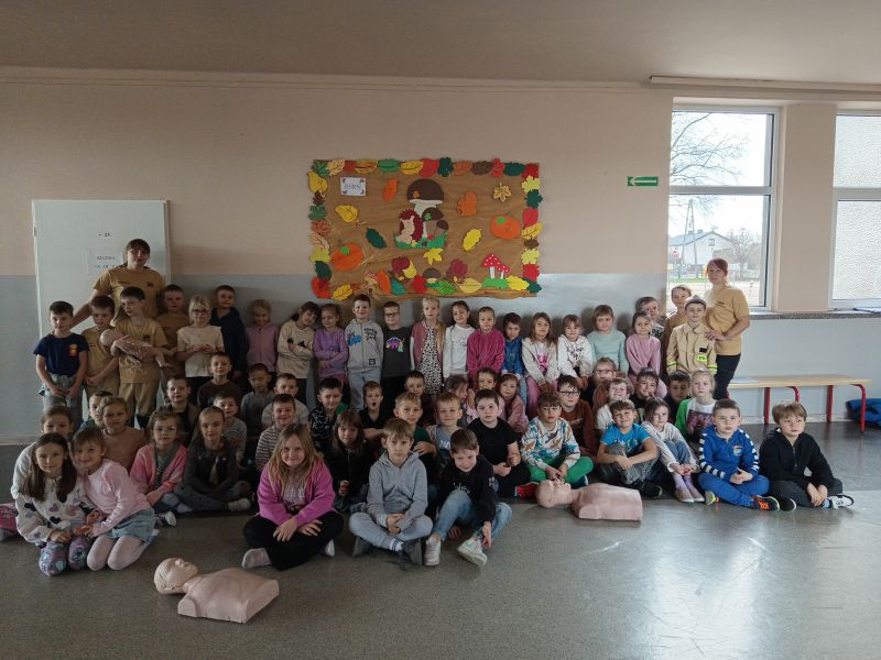 Pokaz pierwszej pomocy przedmedycznej.- SP Gorzkowice