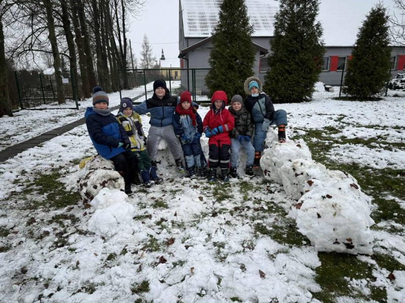 Śnieg + dzieci = dobra zabawa! SP Krzemieniewice