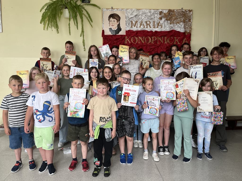 Apel podsumowujący pracę uczniów - SP Krzemieniewice