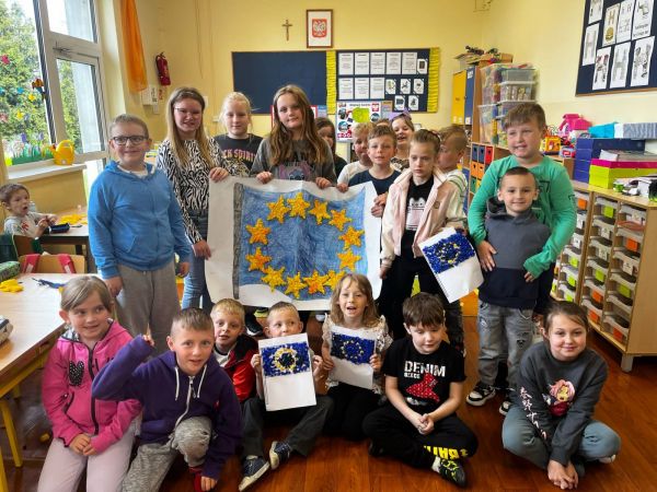 Dzień Unii Europejskiej - SP Krzemieniewice