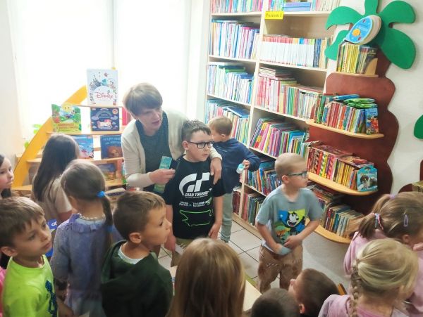 Wizyta przedszkolaków z Przedszkola Samorządowego w bibliotece