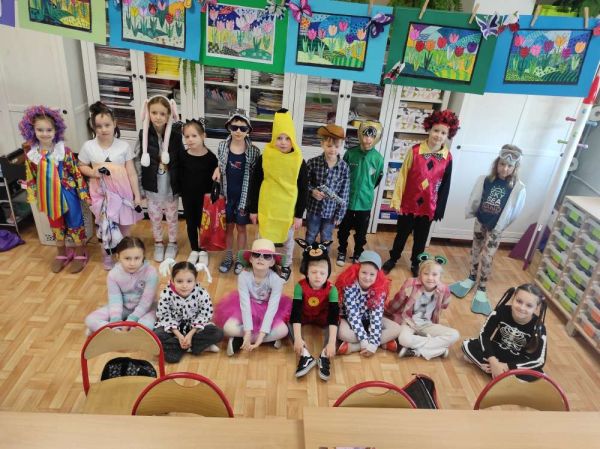 Dzień Śmiesznego Przebrania - SP Gorzkowice