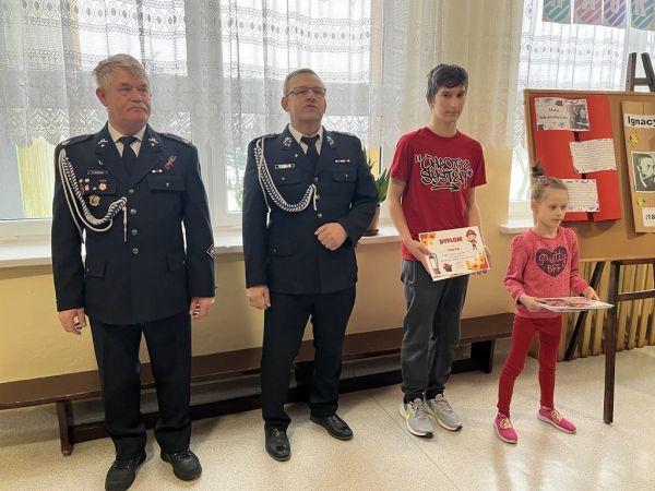 Apel w Szkole Podstawowej w Krzemieniewicach