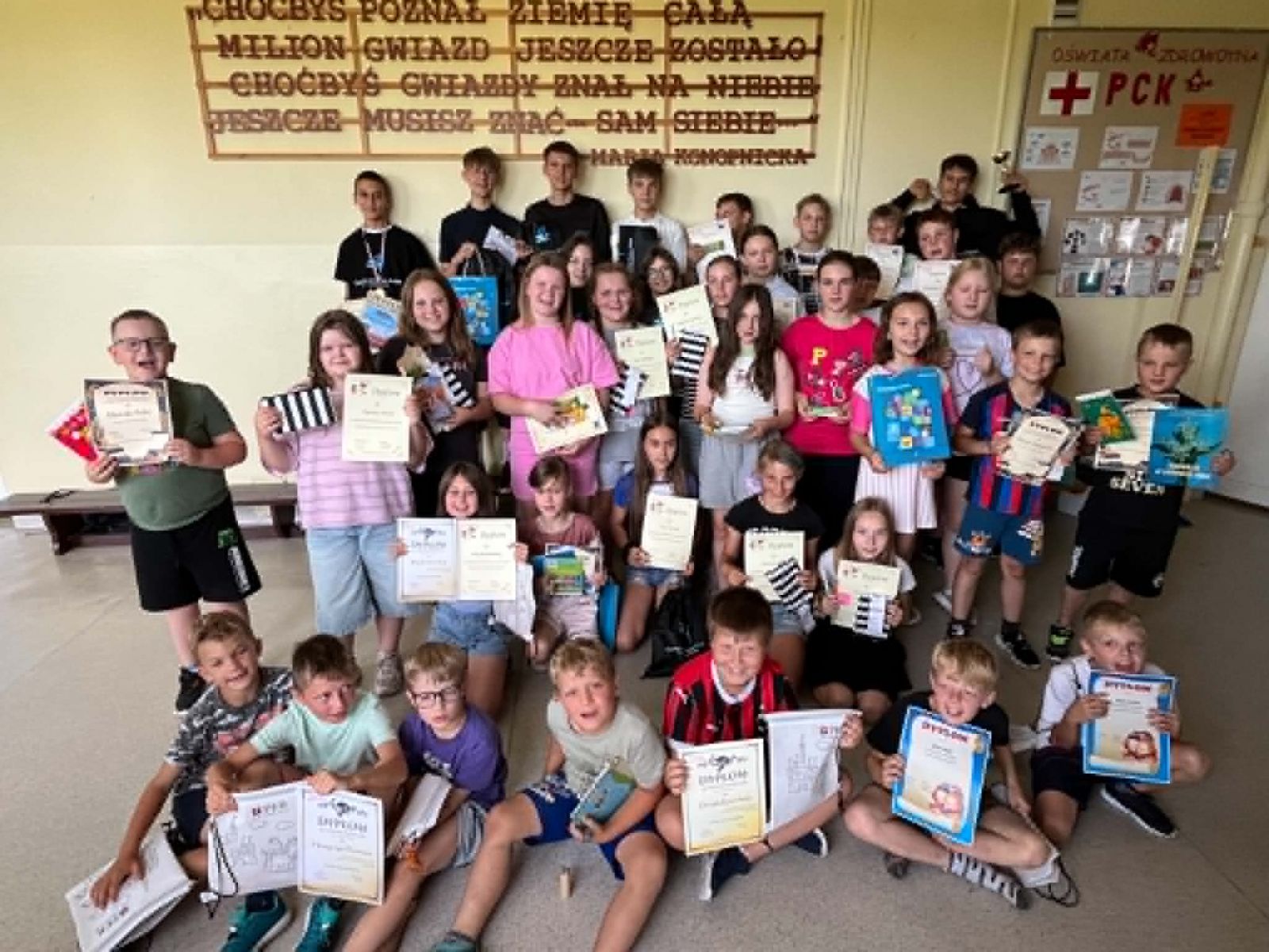 Apel podsumowujący pracę uczniów - SP Krzemieniewice