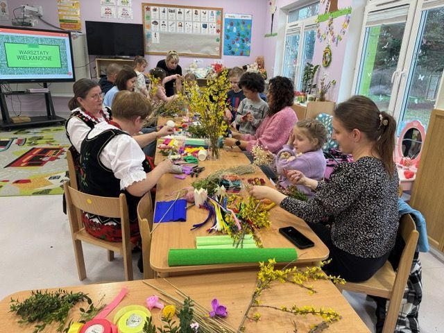 Wielkanocne warsztaty z rodzicami w grupie Słoneczka