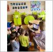 Galeria zdjęć: Udział dzieci z Przedszkola Samorządowego w Gorzkowicach w Programie Oświatowym - Mali Wielcy Odkrywcy. Link otwiera powiększoną wersję zdjęcia.