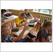 Galeria zdjęć: Dzień Kropki w SP Krzemieniewice. Link otwiera powiększoną wersję zdjęcia.