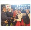 Galeria zdjęć: Zespół Pieśni i Tańca Gorzkowice na podium. Link otwiera powiększoną wersję zdjęcia.