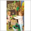 Galeria zdjęć: Dzień Drzewa w Samorządowym Klubie Dziecięcym w Gorzkowicach. Link otwiera powiększoną wersję zdjęcia.
