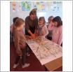 Galeria zdjęć: INNOWACJA PEDAGOGICZNA - Poznajemy kultury kontynentów - SP Gorzkowice. Link otwiera powiększoną wersję zdjęcia.