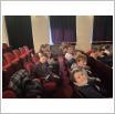 Galeria zdjęć: Uczniowie na spektaklu teatralnym -SP Krzemieniewice. Link otwiera powiększoną wersję zdjęcia.