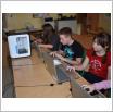 Galeria zdjęć: Praca z drukarka 3D  - SP Krzemieniewice. Link otwiera powiększoną wersję zdjęcia.
