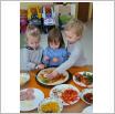 Galeria zdjęć: Międzynarodowych Dzień Pizzy w Samorządowym Klubie Dziecięcym w Gorzkowicach. Link otwiera powiększoną wersję zdjęcia.
