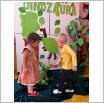 Galeria zdjęć: Dzień Dinozaura w Samorządowym Klubie Dziecięcym w Gorzkowicach.. Link otwiera powiększoną wersję zdjęcia.